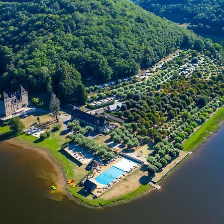 Camping Le Chateau Du Gibanel Saint-Martial-Entraygues Exterior foto