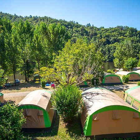 Camping Le Chateau Du Gibanel Saint-Martial-Entraygues Exterior foto