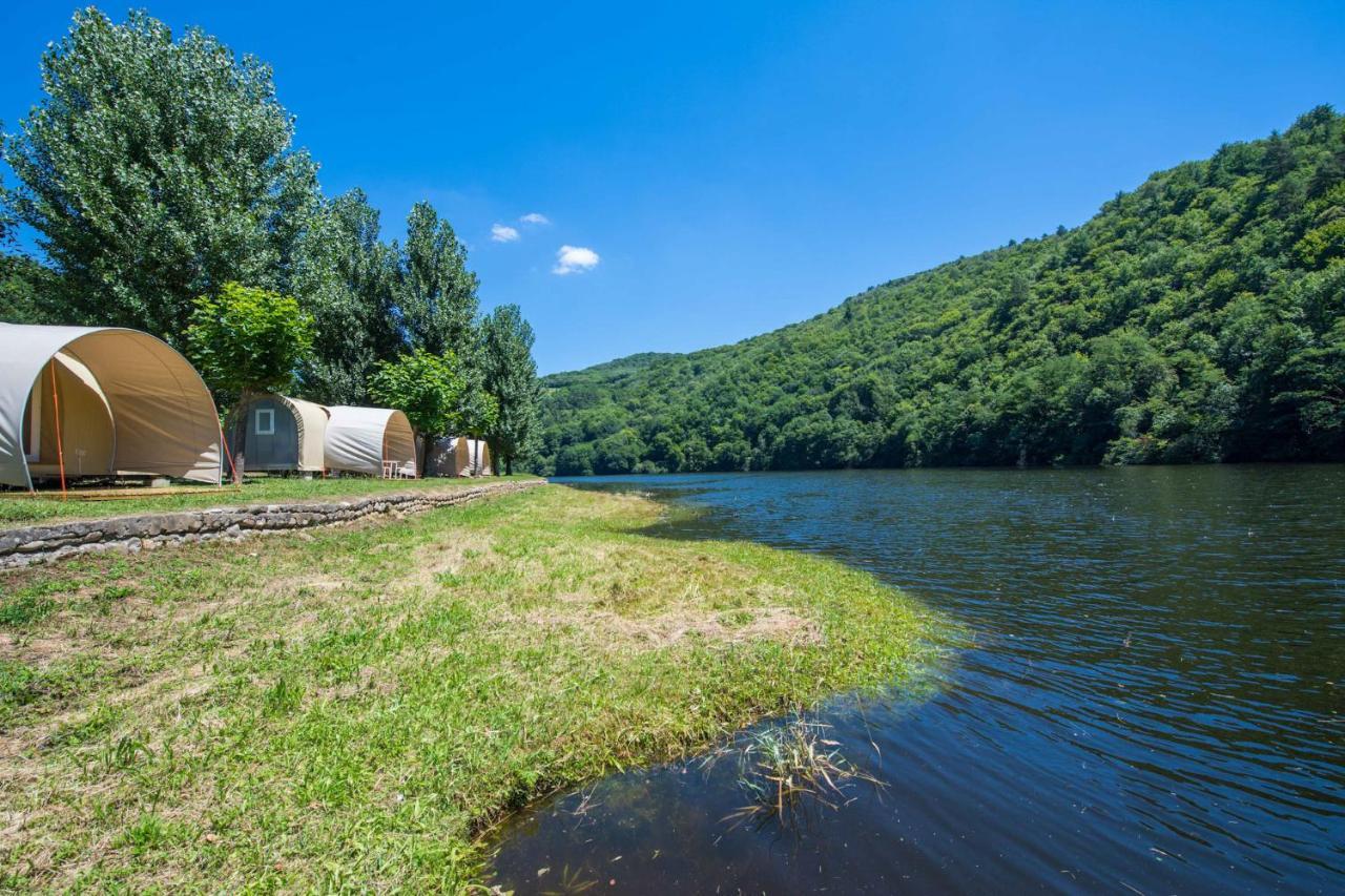 Camping Le Chateau Du Gibanel Saint-Martial-Entraygues Exterior foto