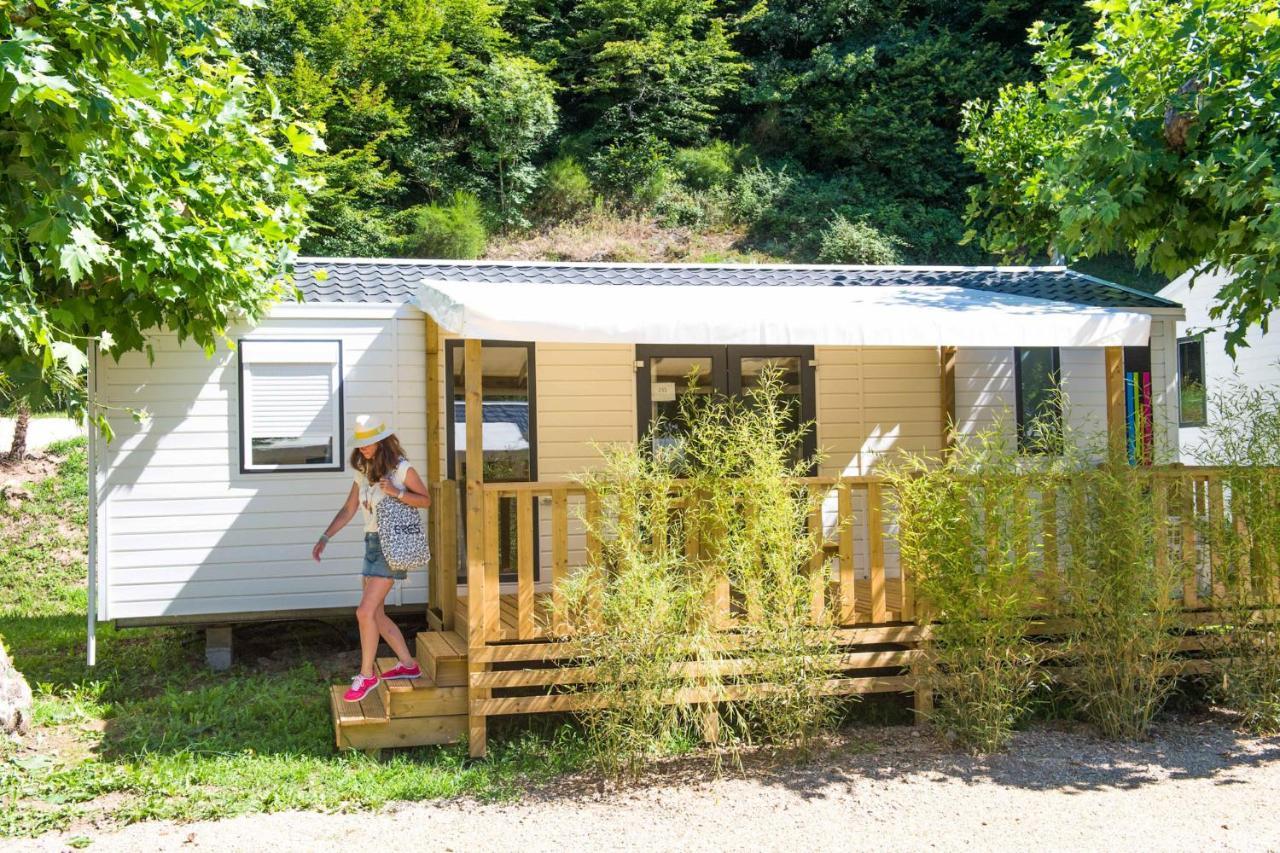 Camping Le Chateau Du Gibanel Saint-Martial-Entraygues Exterior foto