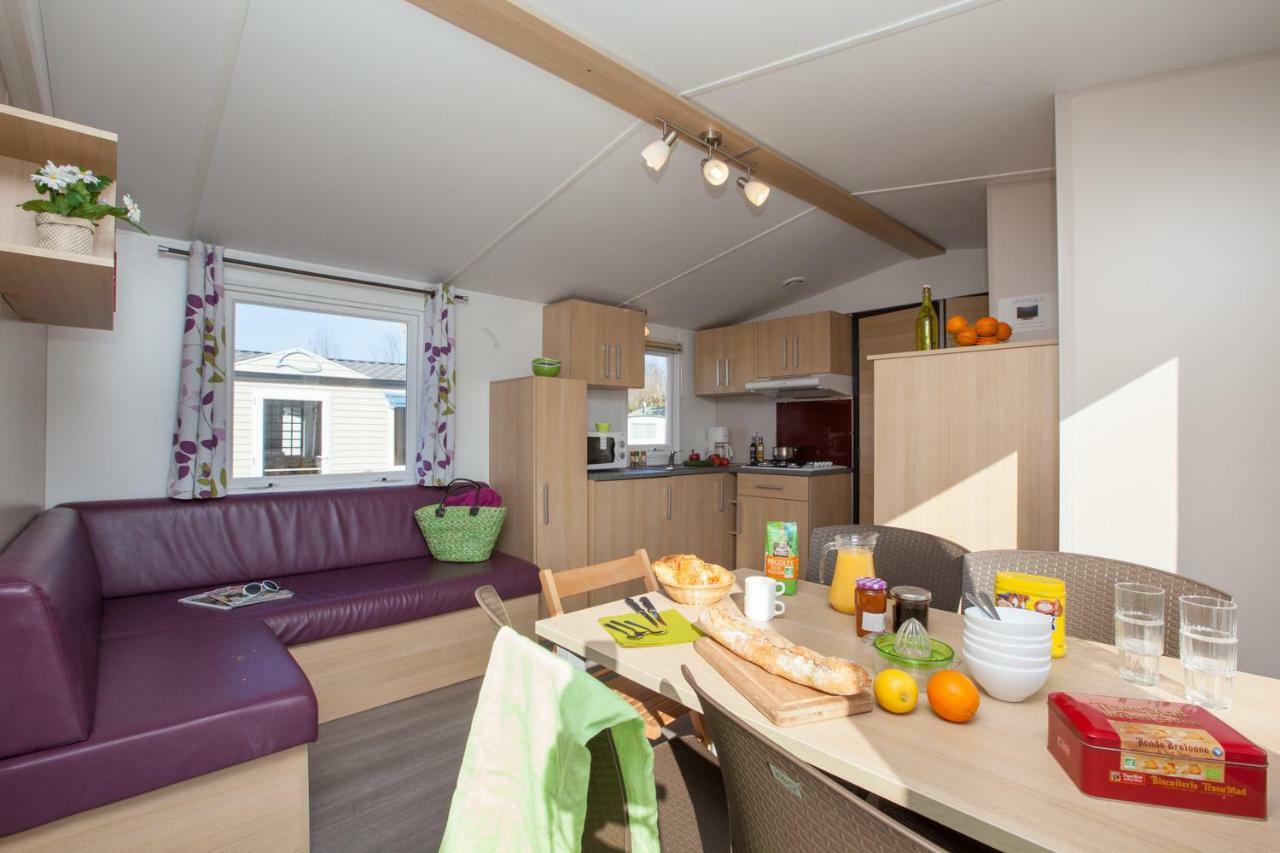 Camping Le Chateau Du Gibanel Saint-Martial-Entraygues Exterior foto